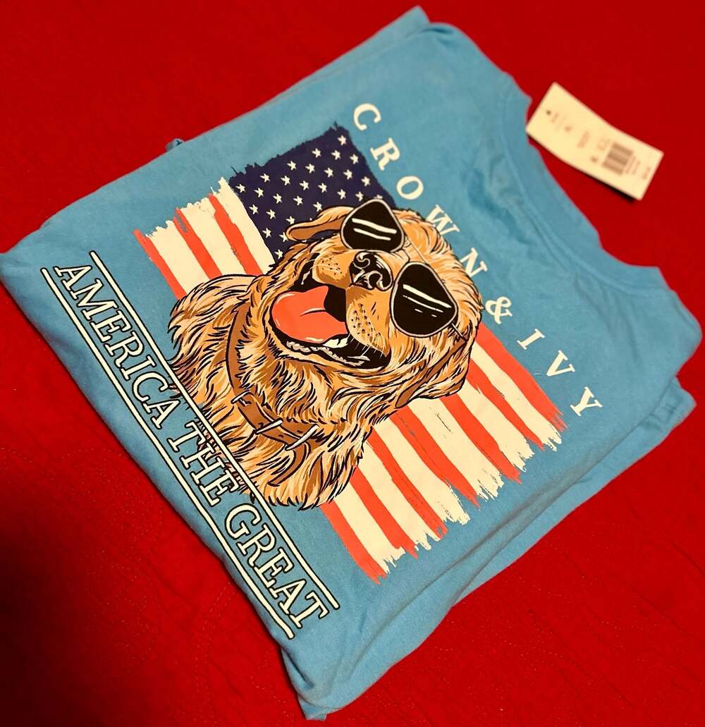Crown & Ivy America The Great Golden Retriever Graphic T-Shirt
